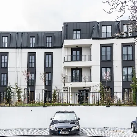 With Free Parking Apartment